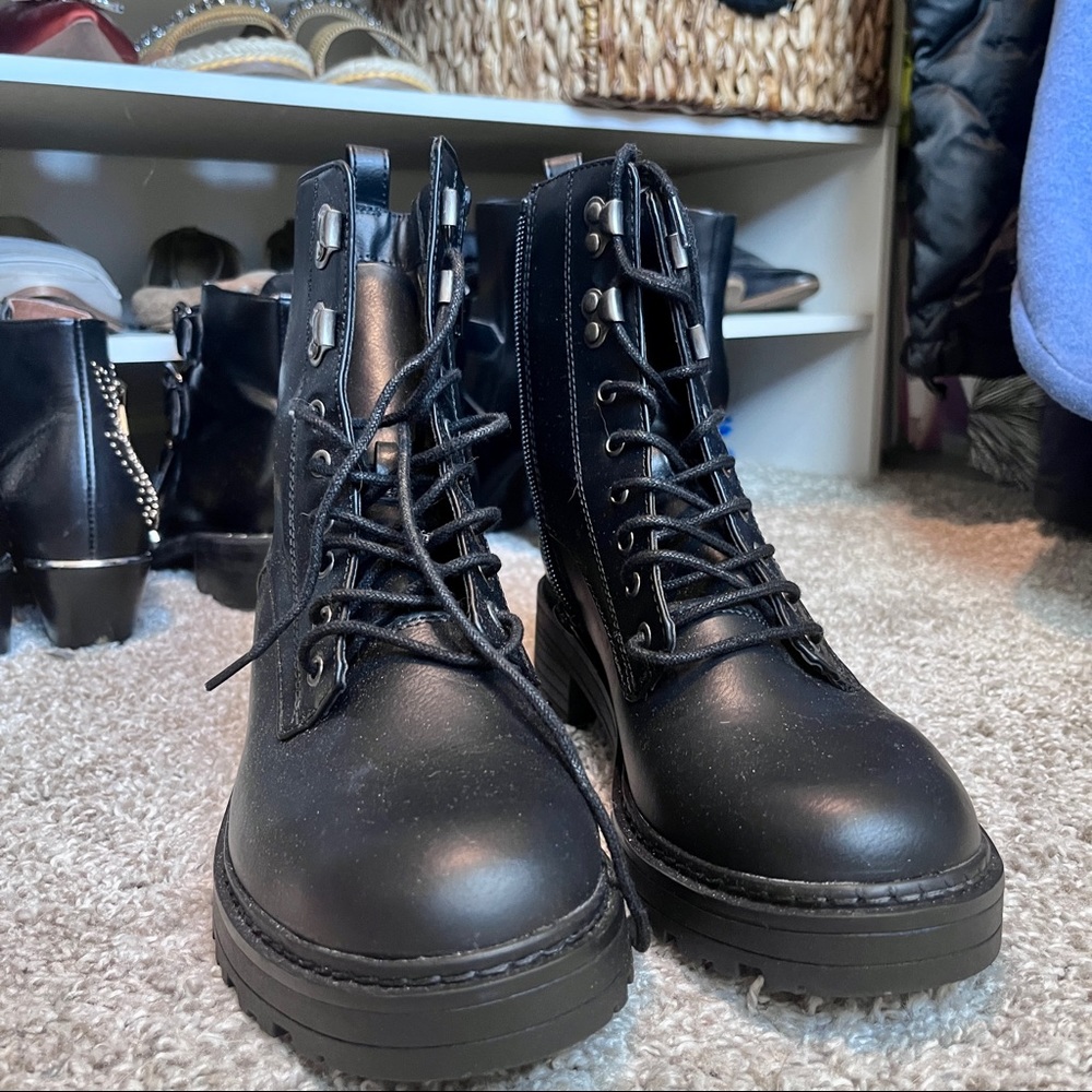 NWOT black lace up combat boots